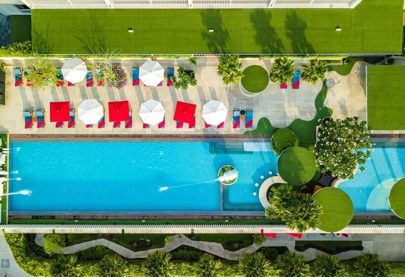 هتل Ramada By Wyndham Phuket Deevana