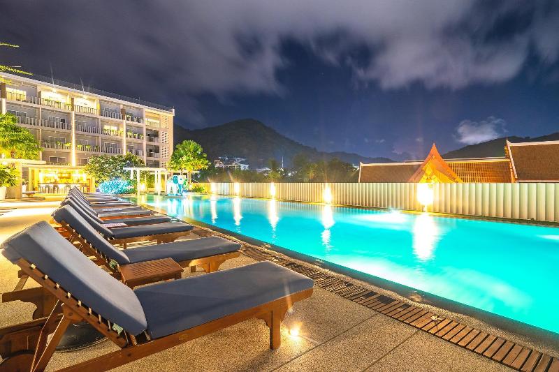 هتل Ramada By Wyndham Phuket Deevana