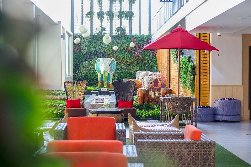 هتل Ramada By Wyndham Phuket Deevana