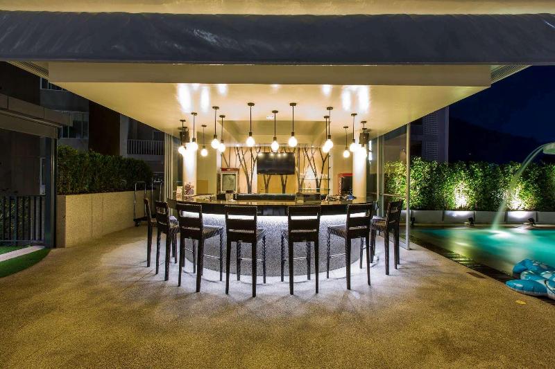 هتل Ramada By Wyndham Phuket Deevana
