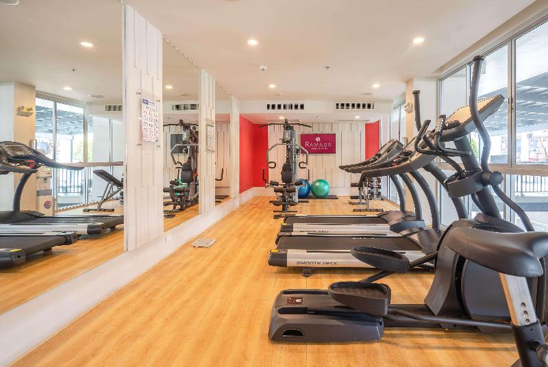 هتل Ramada By Wyndham Phuket Deevana