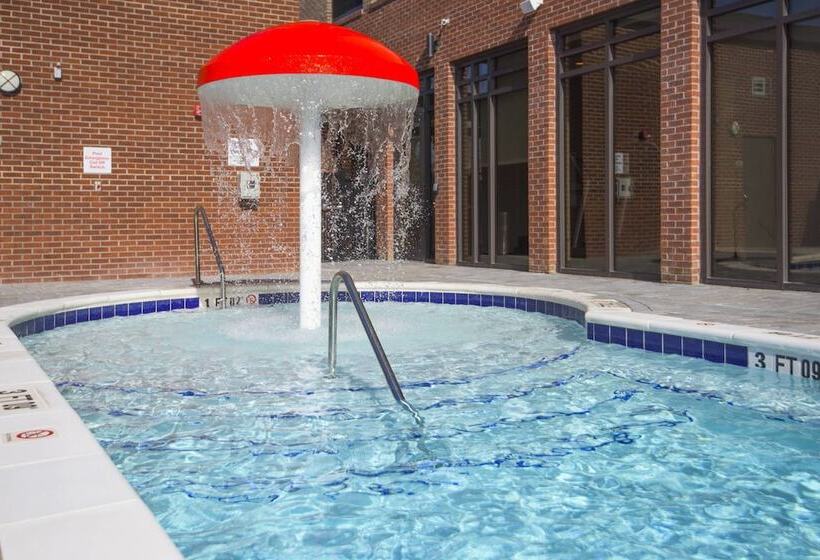 Отель Springhill Suites By Marriott Wilmington Wrightsville Beach
