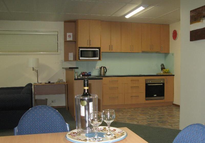 مُتل Barclay Motor Inn