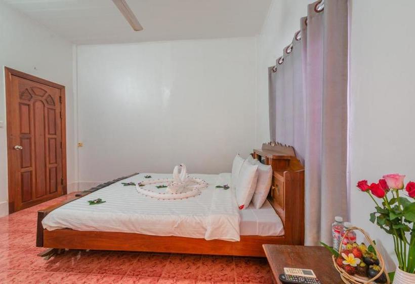 پانسیون Five Rose Siem Reap Hostel