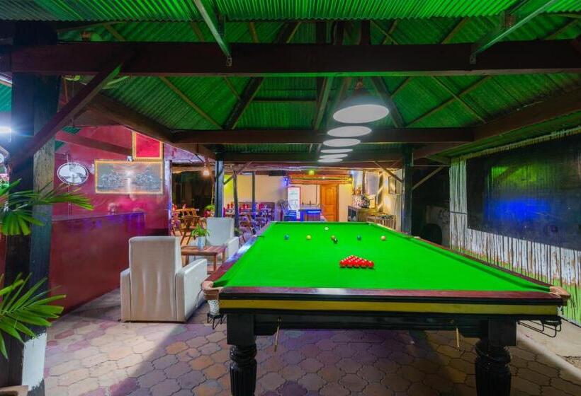 پانسیون Five Rose Siem Reap Hostel