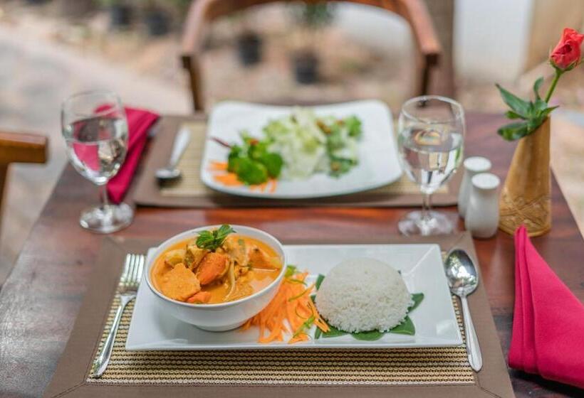 پانسیون Five Rose Siem Reap Hostel