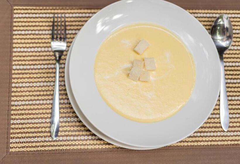 پانسیون Five Rose Siem Reap Hostel