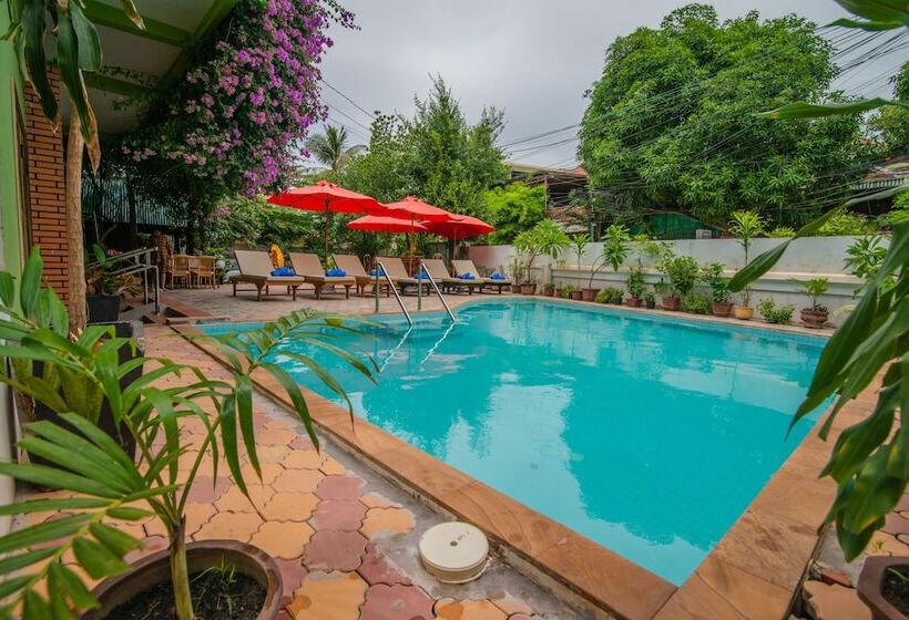 پانسیون Five Rose Siem Reap Hostel