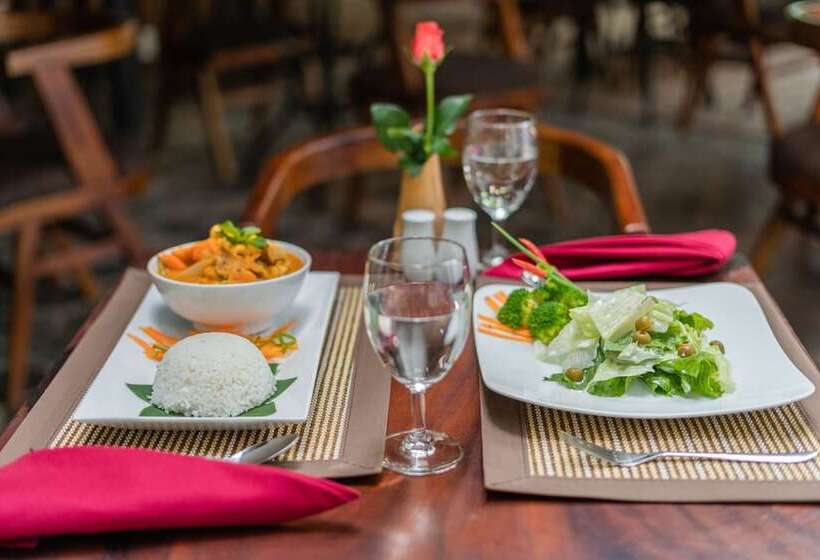 پانسیون Five Rose Siem Reap Hostel