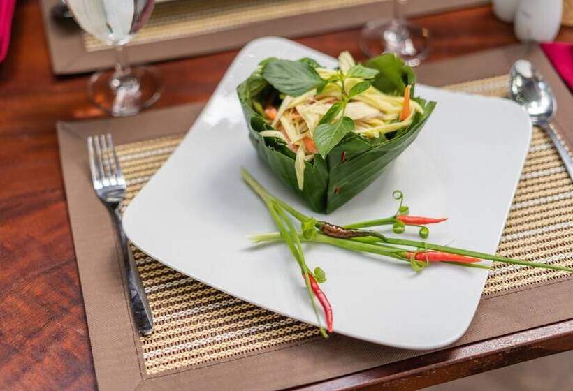 پانسیون Five Rose Siem Reap Hostel