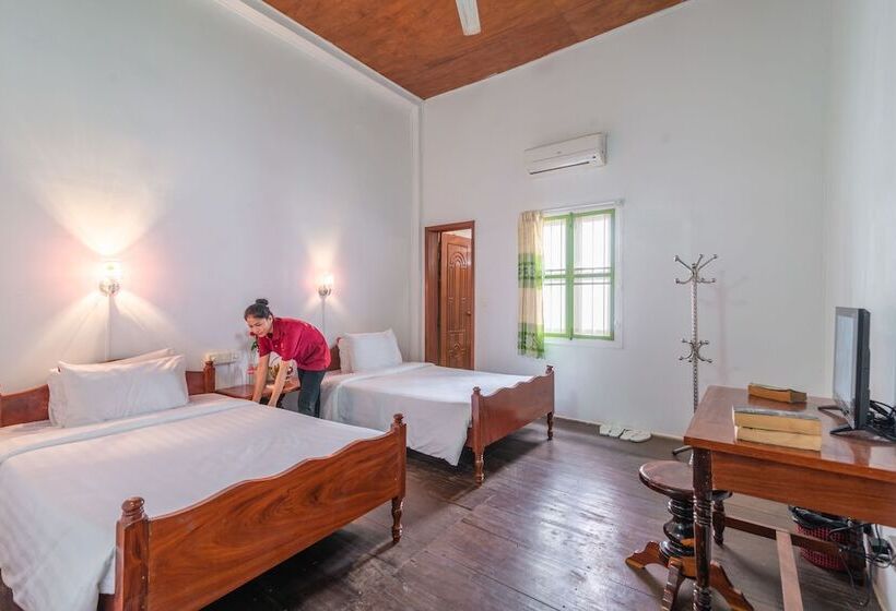 پانسیون Five Rose Siem Reap Hostel