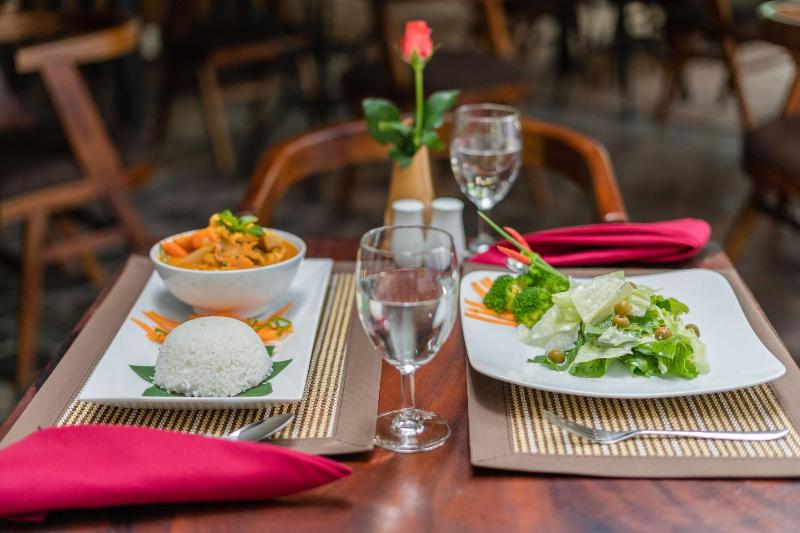 پانسیون Five Rose Siem Reap Hostel