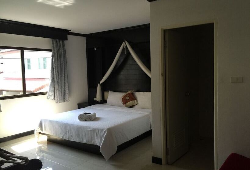 پانسیون The Bird Cage Patong Guesthouse