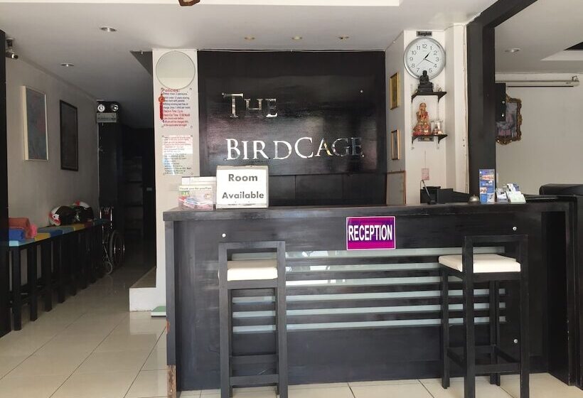 ペンション The Bird Cage Patong Guesthouse