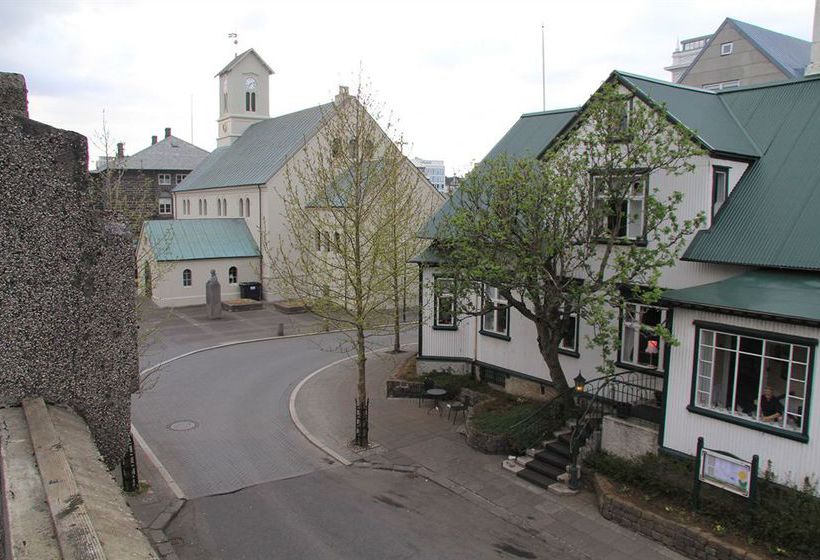 Pensão Skolabru Guesthouse