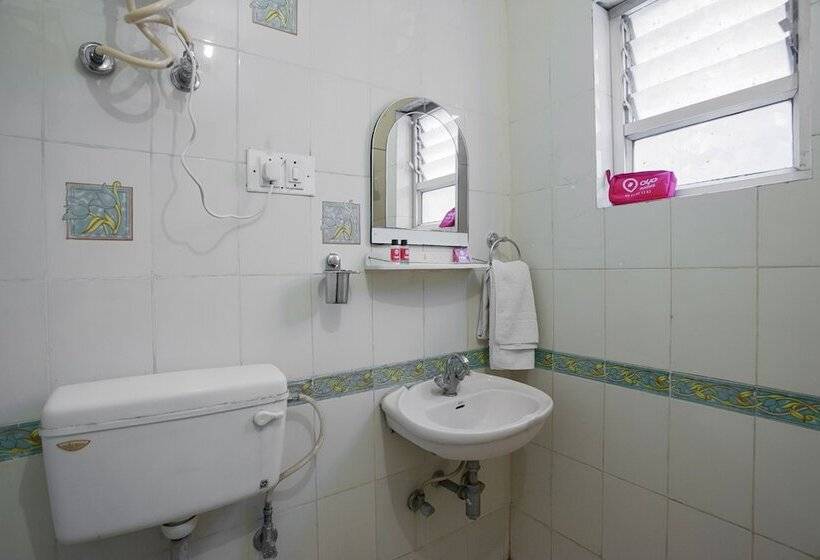 مسافرخانه Oyo Rooms Raja Park