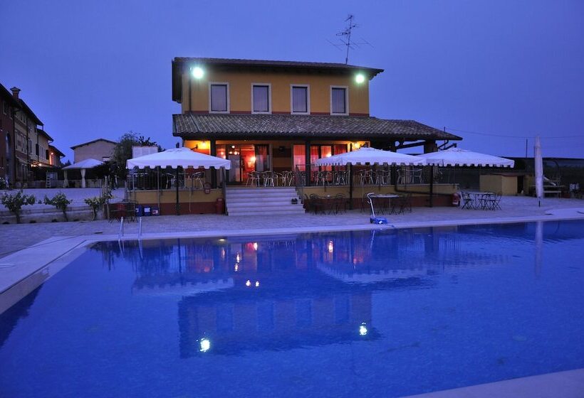 Fotos del hotel Agriturismo Dei Grippi:  24 Fotos del hotel Agriturismo Dei Grippi:  24