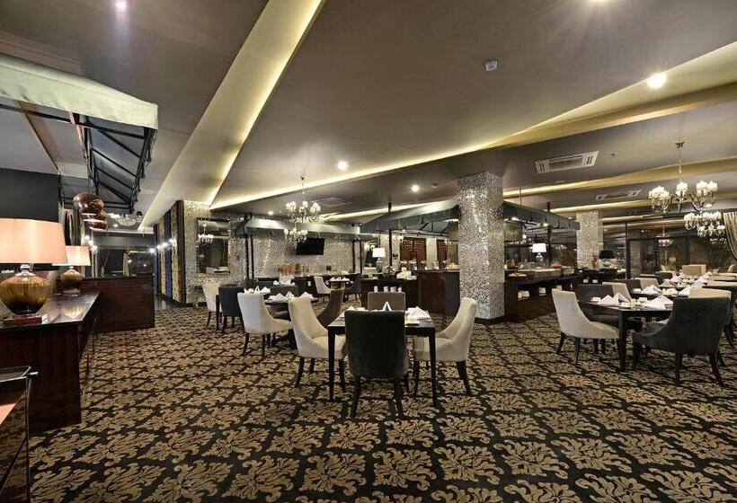 هتل Amaroossa Grande Bekasi