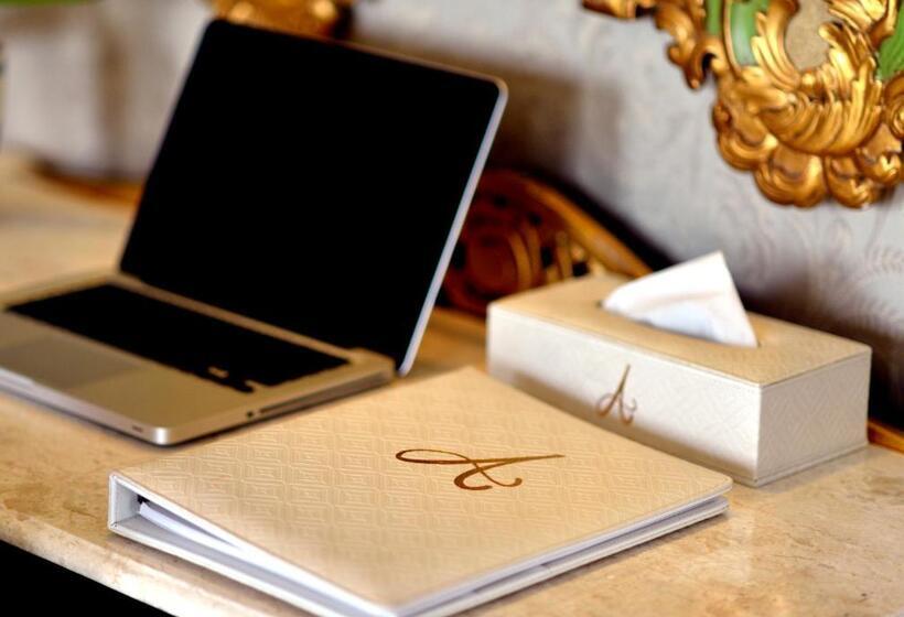 هتل Amaroossa Grande Bekasi