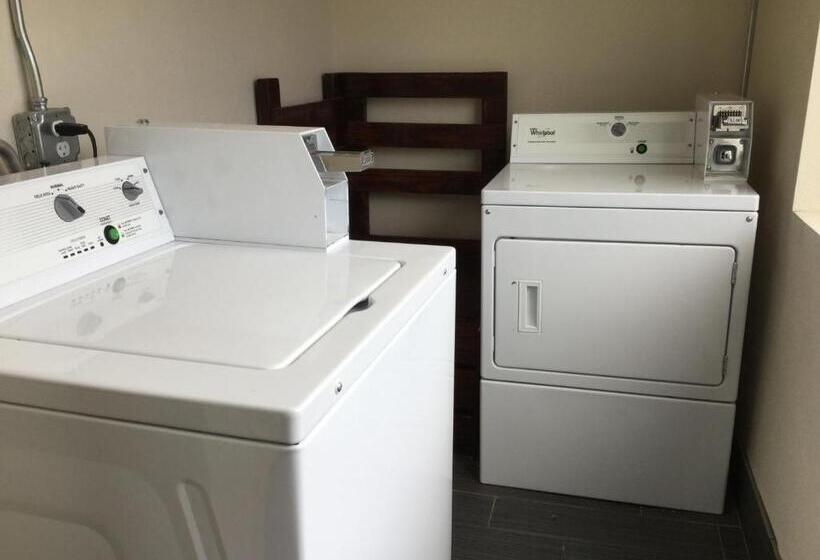 هتل Americas Best Value Inn Phenix City