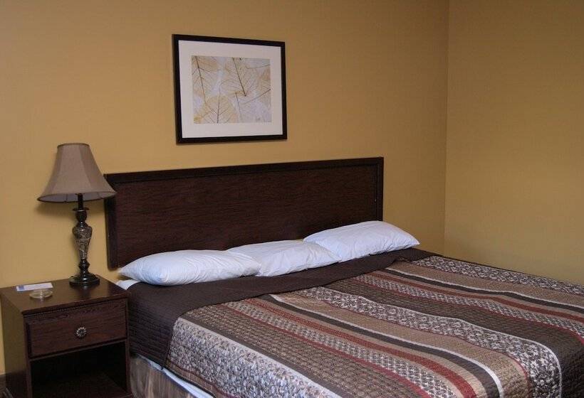 Отель Commodore Resort