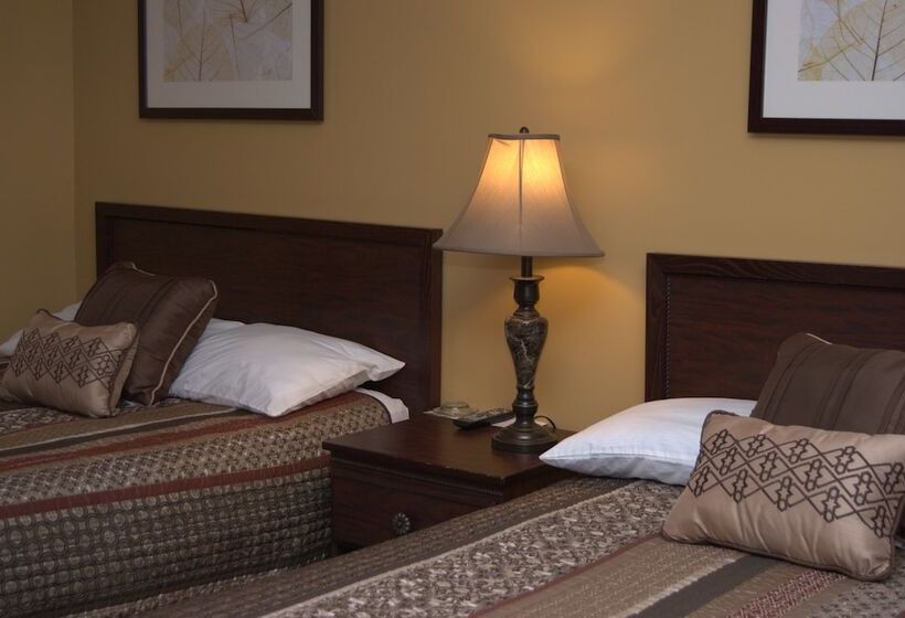 Отель Commodore Resort