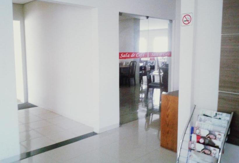 호텔 Comodoro