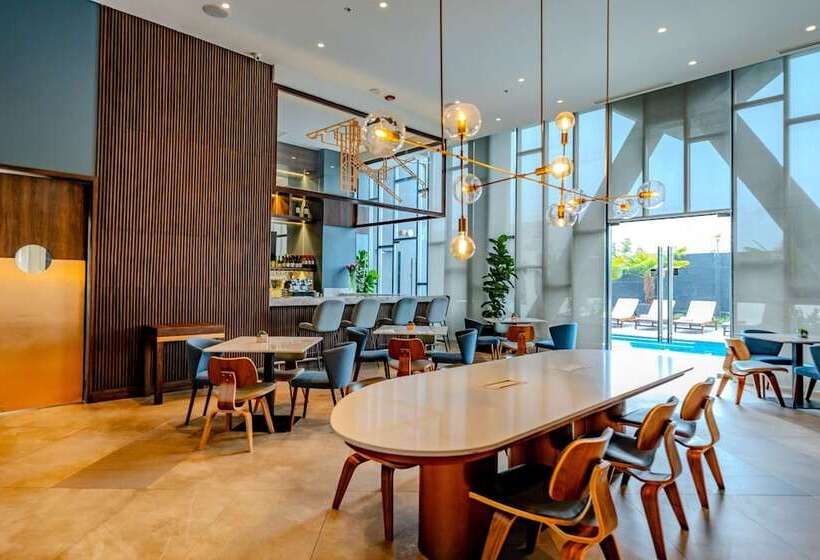 בית מלון כפרי Courtyard By Marriott Santiago Airport