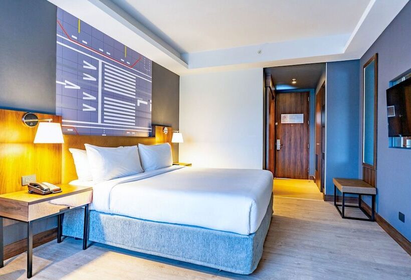 בית מלון כפרי Courtyard By Marriott Santiago Airport