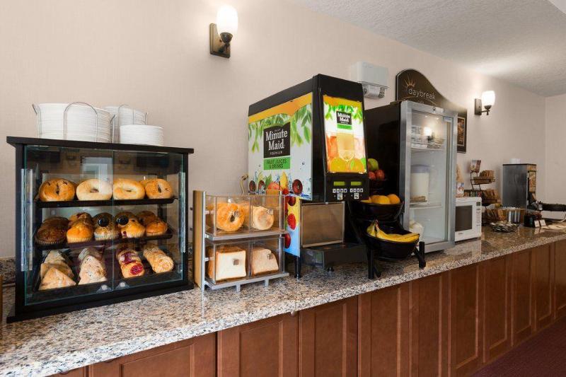 هتل Days Inn Sioux Lookout