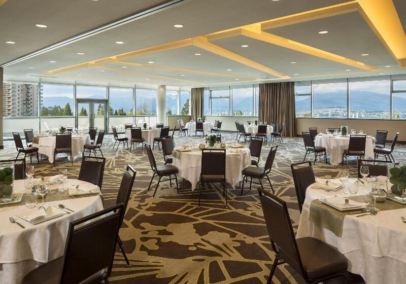 هتل Element By Westin Vancouver Metrotown