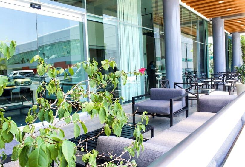هتل Hampton Inn & Suites By Hilton Aguascalientes Airport