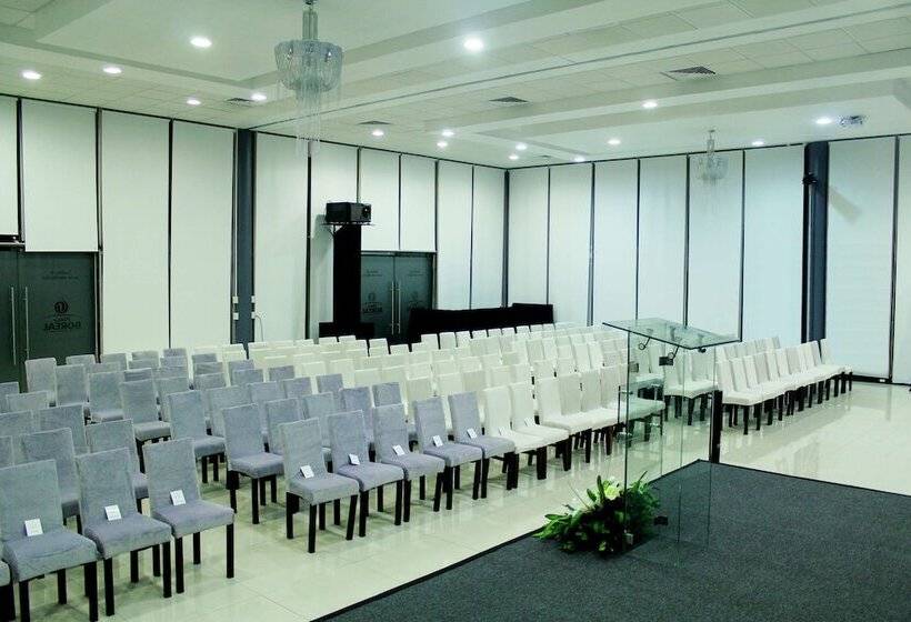 هتل Hampton Inn & Suites By Hilton Aguascalientes Airport