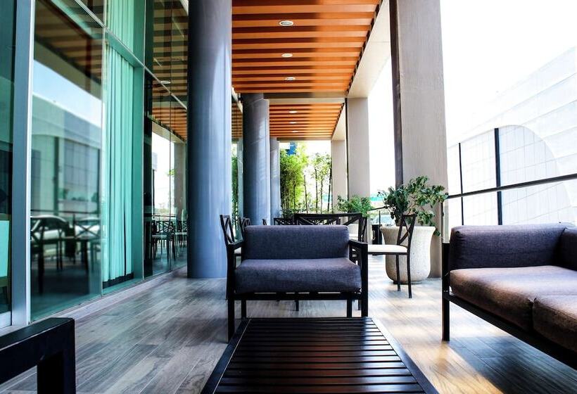 هتل Hampton Inn & Suites By Hilton Aguascalientes Airport