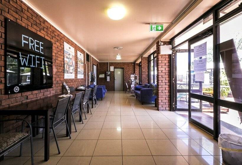 בית מלון כפרי Haven Backpacker Resort