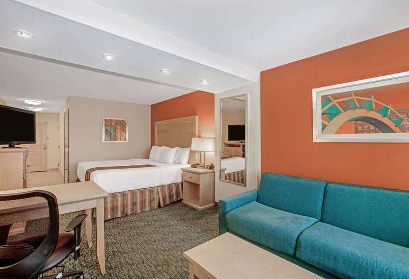 هتل La Quinta By Wyndham Grand Forks
