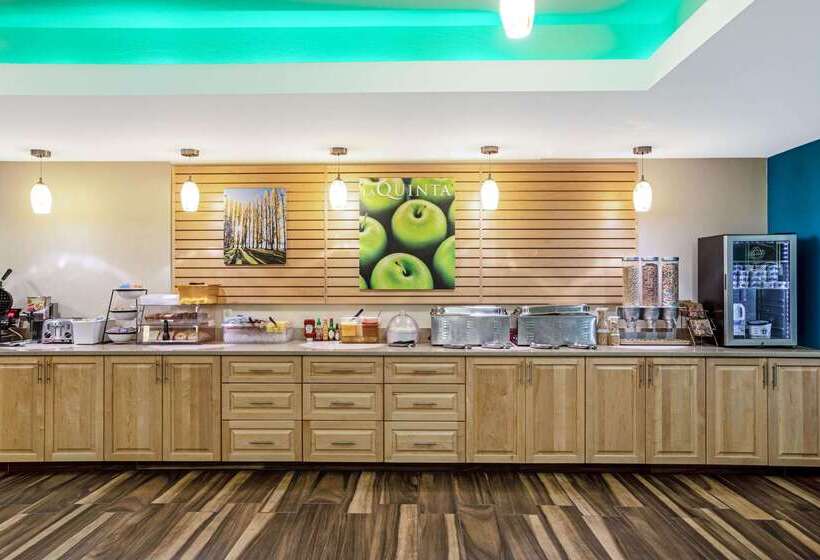 هتل La Quinta By Wyndham Grand Forks