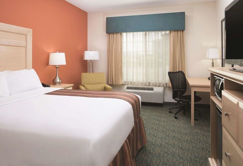 هتل La Quinta Inn & Suites By Wyndham Grand Forks