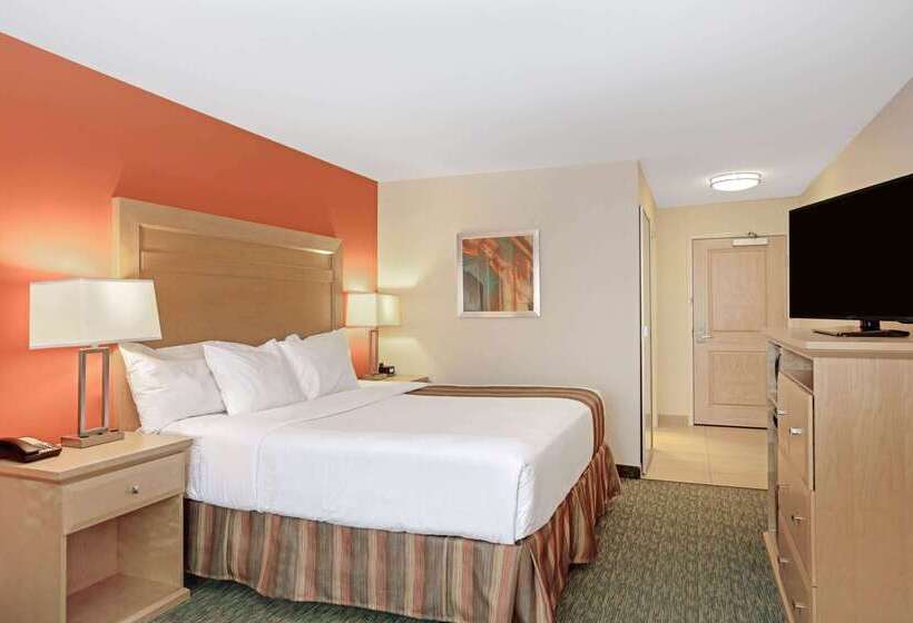 هتل La Quinta Inn & Suites By Wyndham Grand Forks