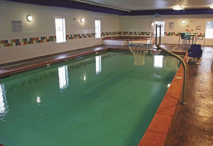 هتل La Quinta By Wyndham Grand Forks