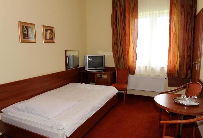 Fotos del hotel O?rodek Wypoczynkowy Alcest:  2