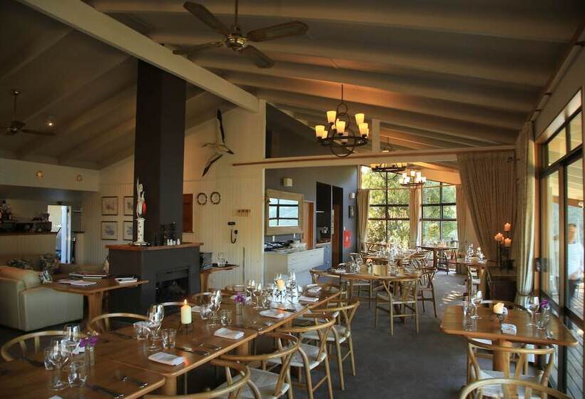 בית מלון כפרי Punga Cove Resort