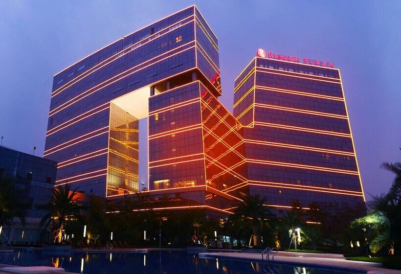 هتل Ramada Plaza Liuzhou Liudong