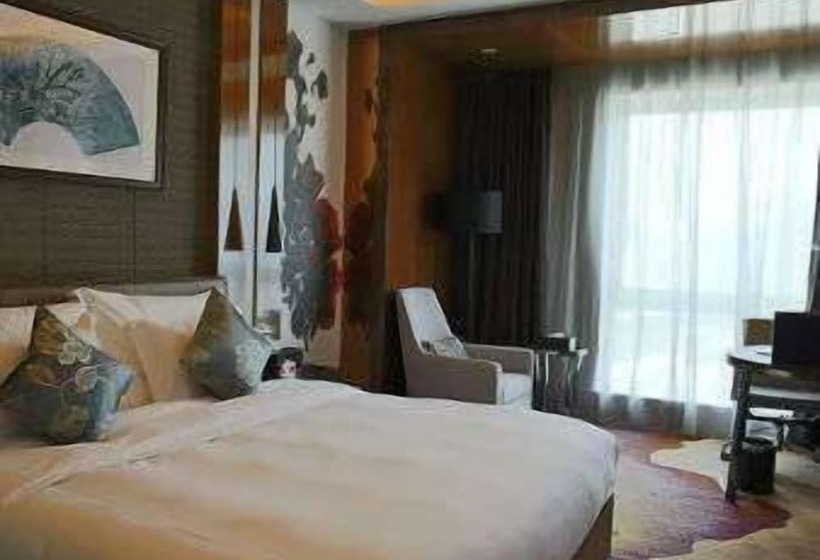 هتل Ramada Plaza Liuzhou Liudong