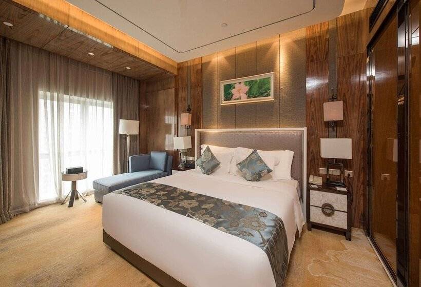 هتل Ramada Plaza Liuzhou Liudong