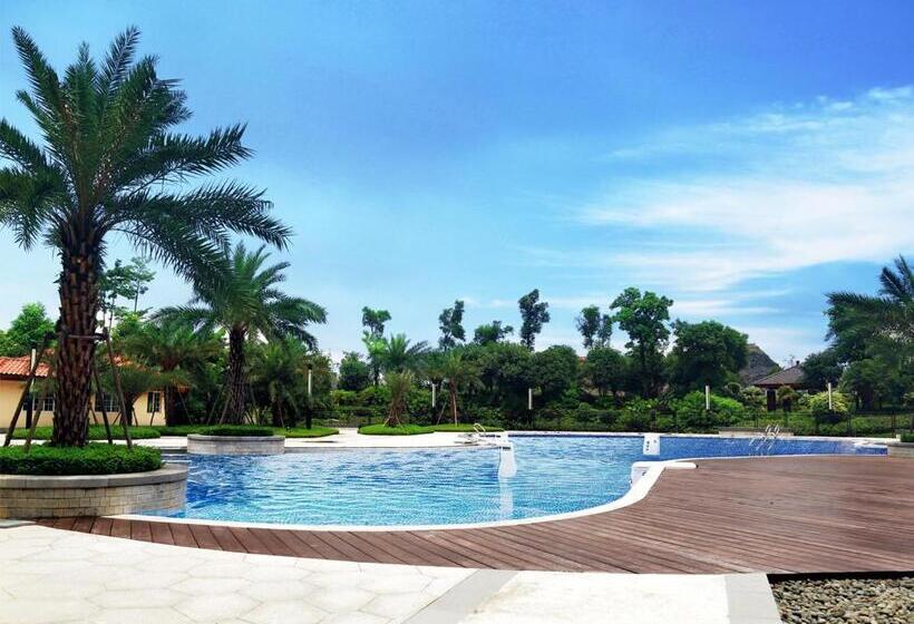 هتل Ramada Plaza Liuzhou Liudong