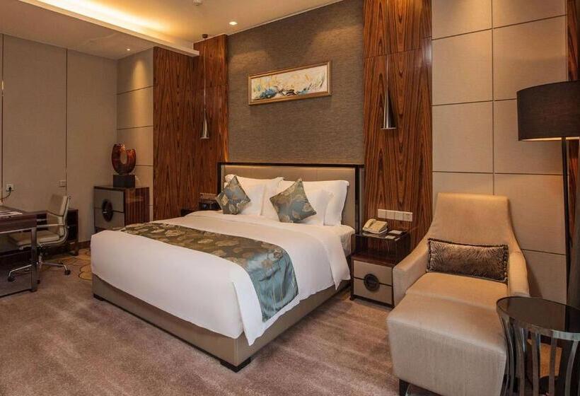 هتل Ramada Plaza Liuzhou Liudong