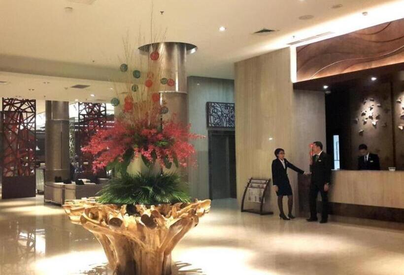 酒店 Santika Premiere Kota Harapan Indah