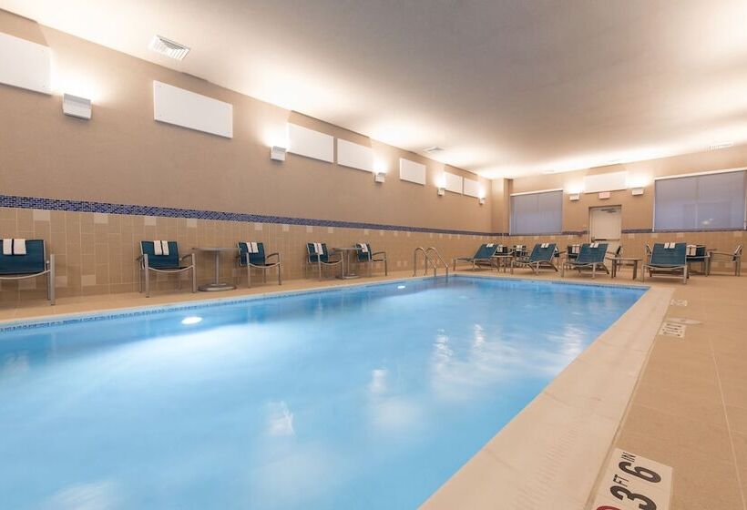 هتل Towneplace Suites By Marriott Champaign