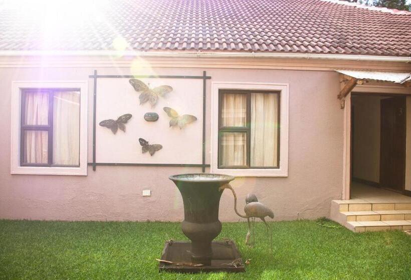 هتل Zawadi House Lodge